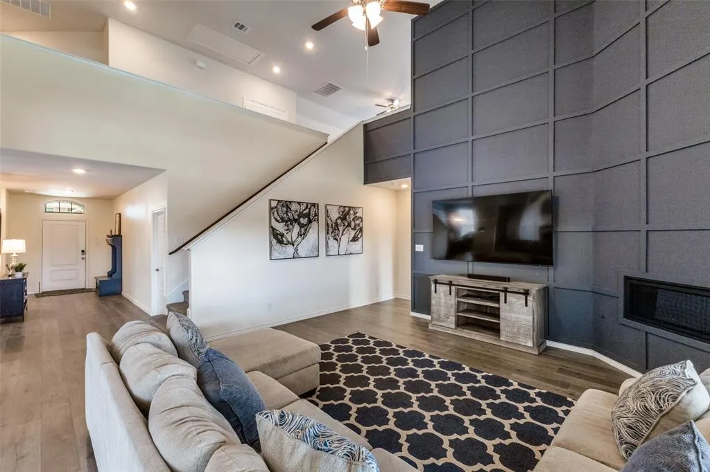 1533 Estivella Drive