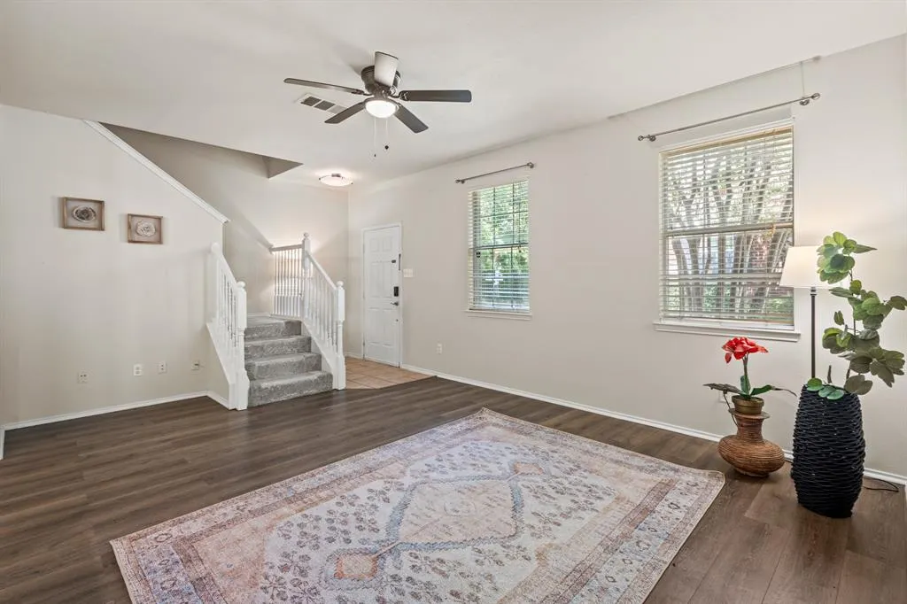 4076 Kyndra Circle
