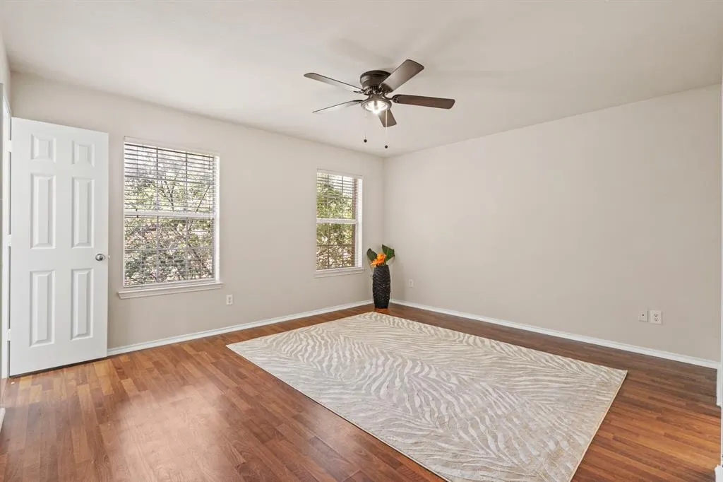4076 Kyndra Circle