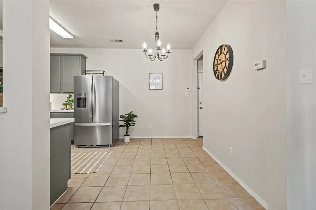 4076 Kyndra Circle