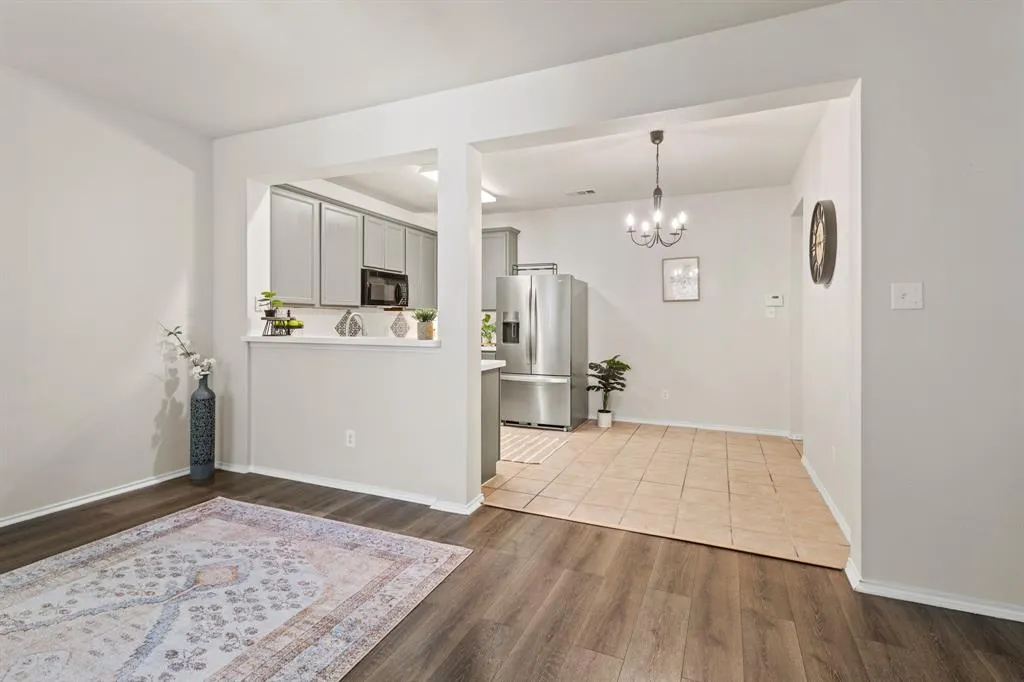 4076 Kyndra Circle
