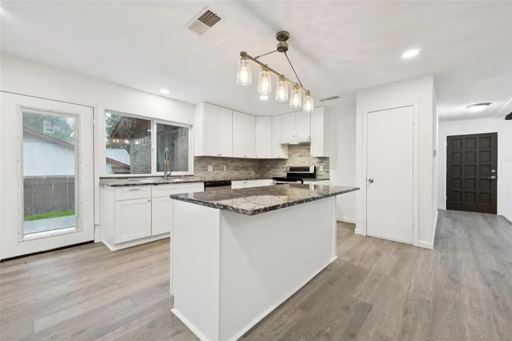 3508 Wildwood Circle