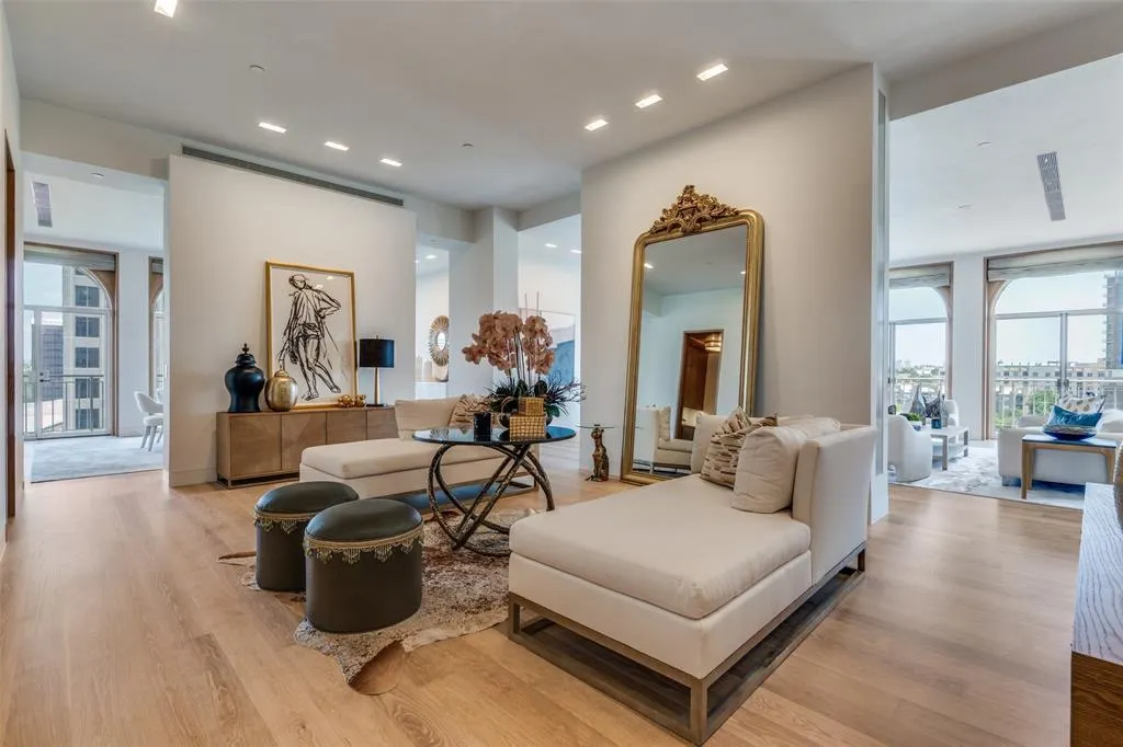 2801 Turtle Creek Boulevard, #7E