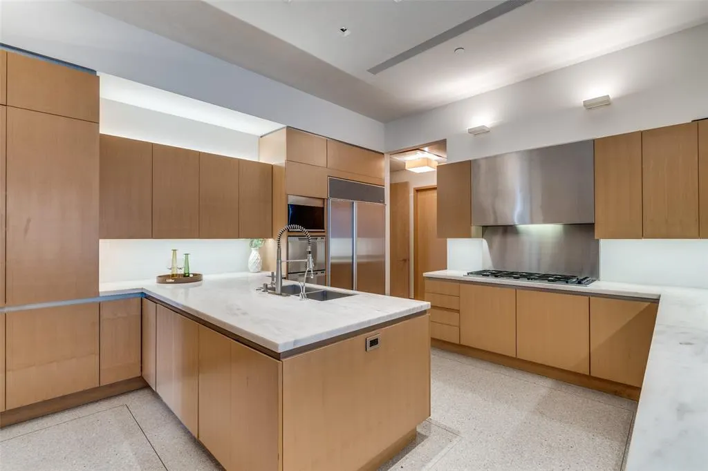 2801 Turtle Creek Boulevard, #7E