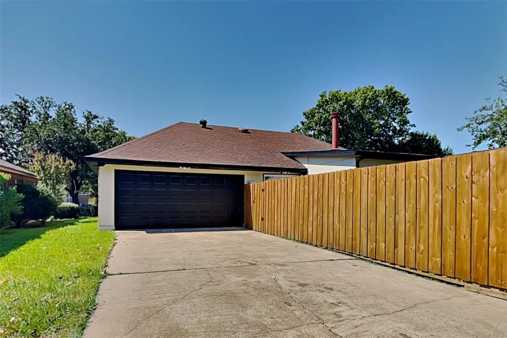 1535 Mayflower Drive