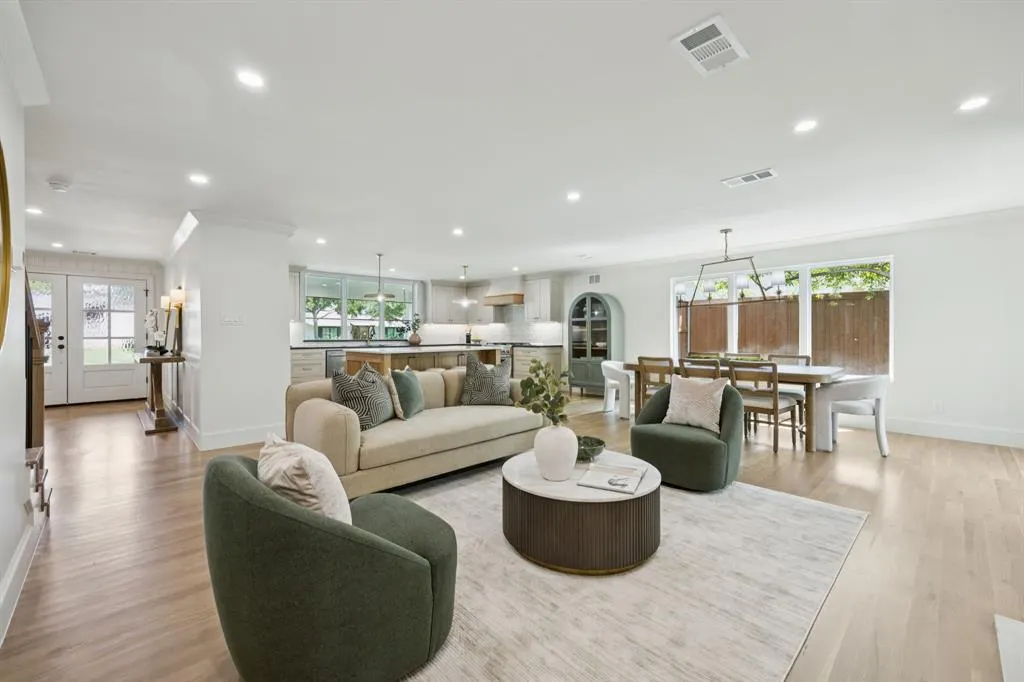 1307 Seminole Drive
