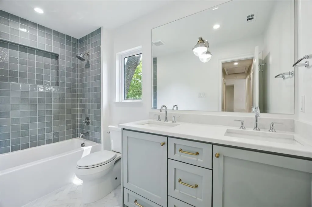 1307 Seminole Drive