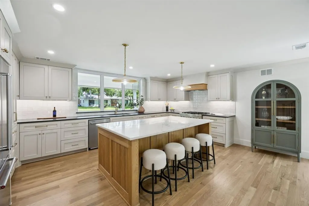 1307 Seminole Drive