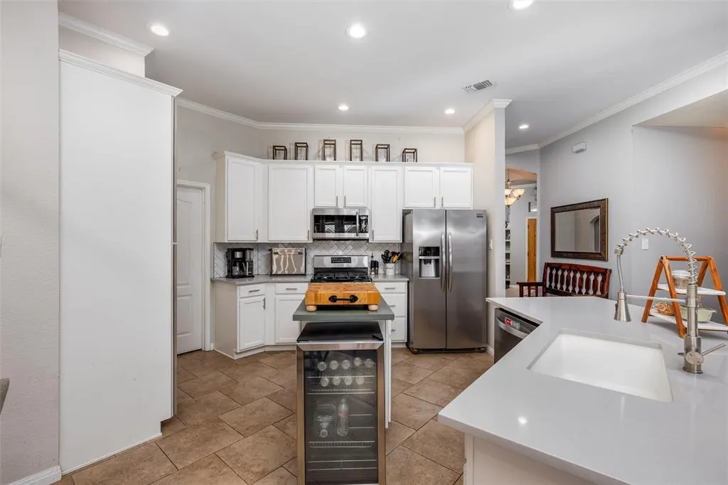 1523 Outerbridge Drive