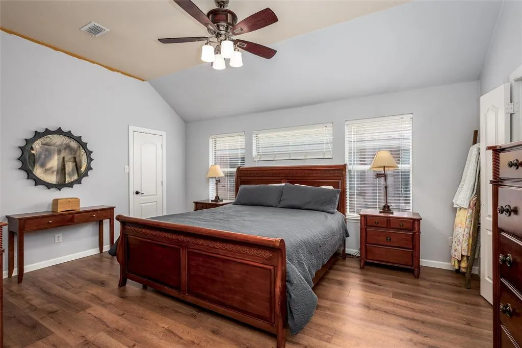 1523 Outerbridge Drive