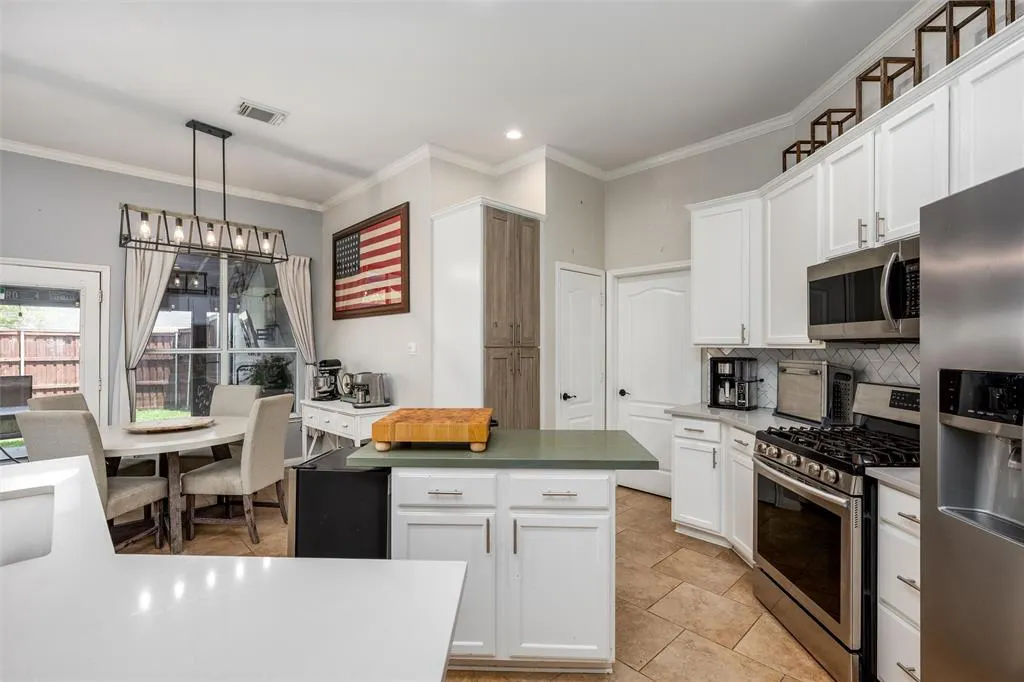 1523 Outerbridge Drive