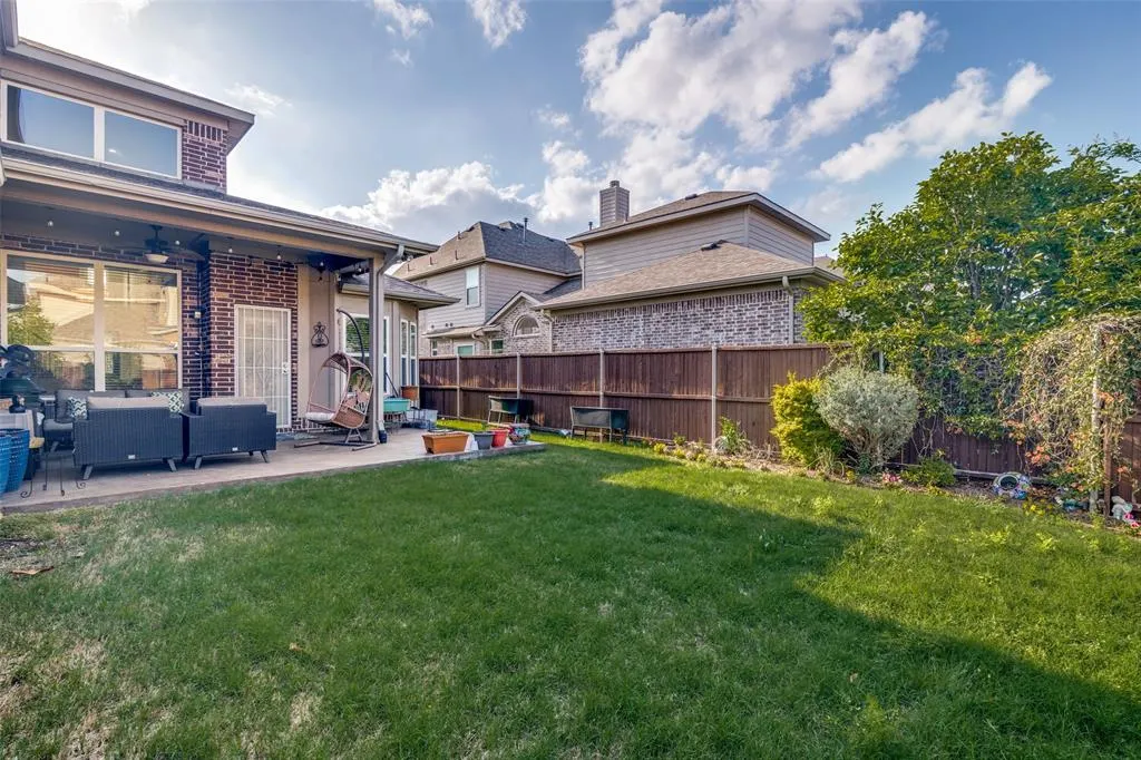 5716 Broadgreen Road