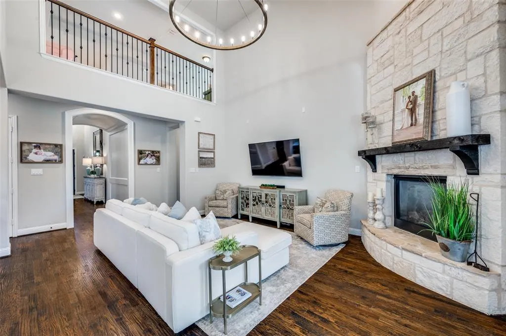 3722 Wagon Wheel Way