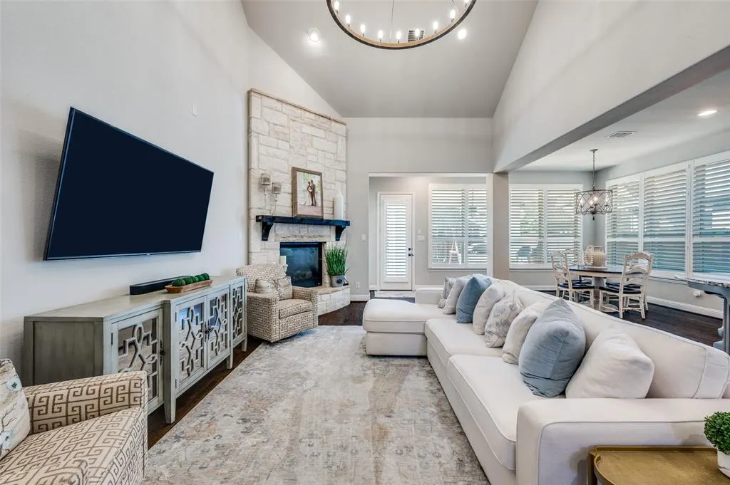 3722 Wagon Wheel Way