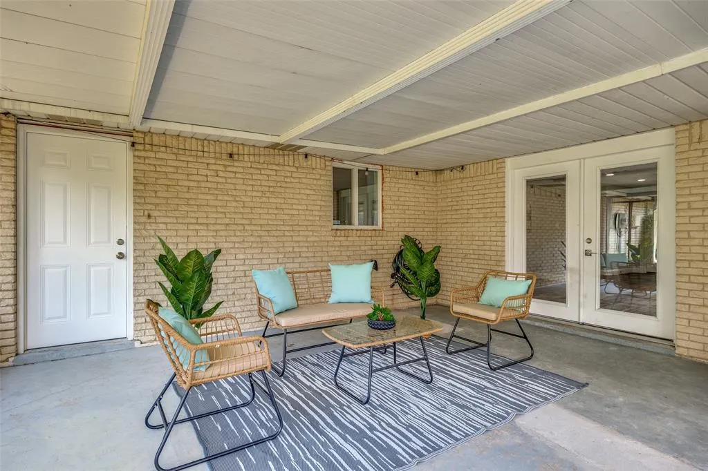 709 Westbrook Drive
