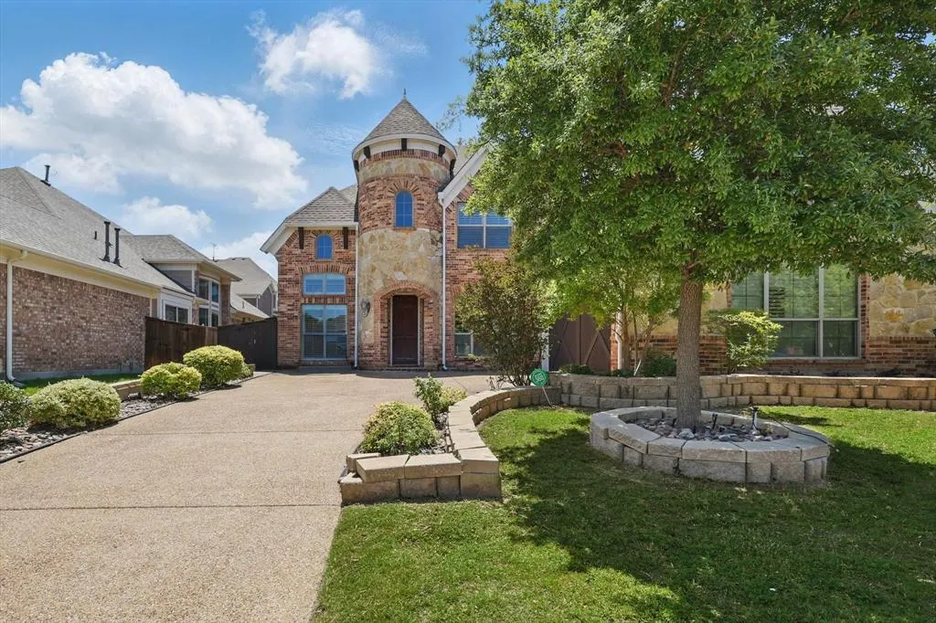 1525 Snowberry Drive