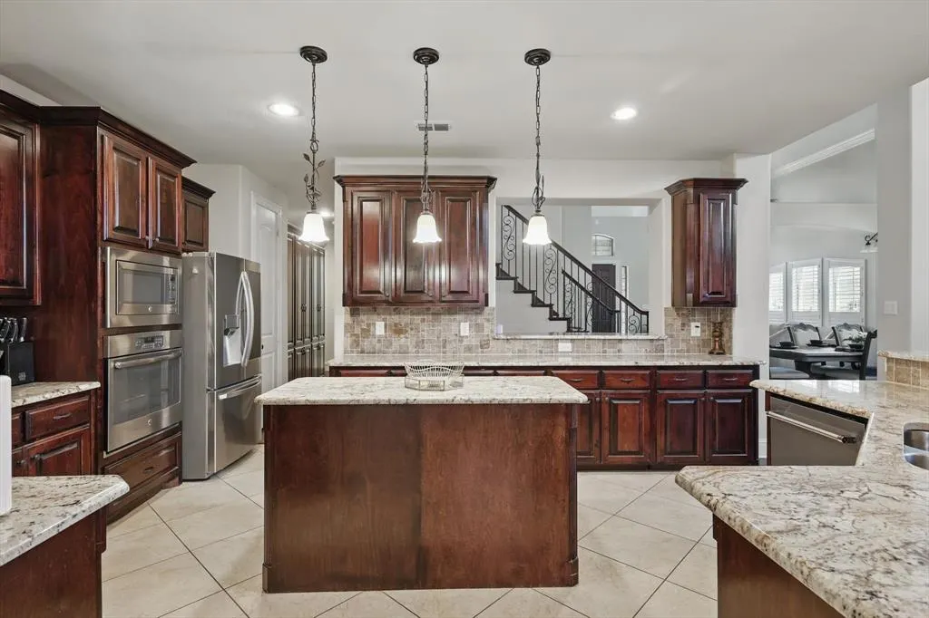 1525 Snowberry Drive