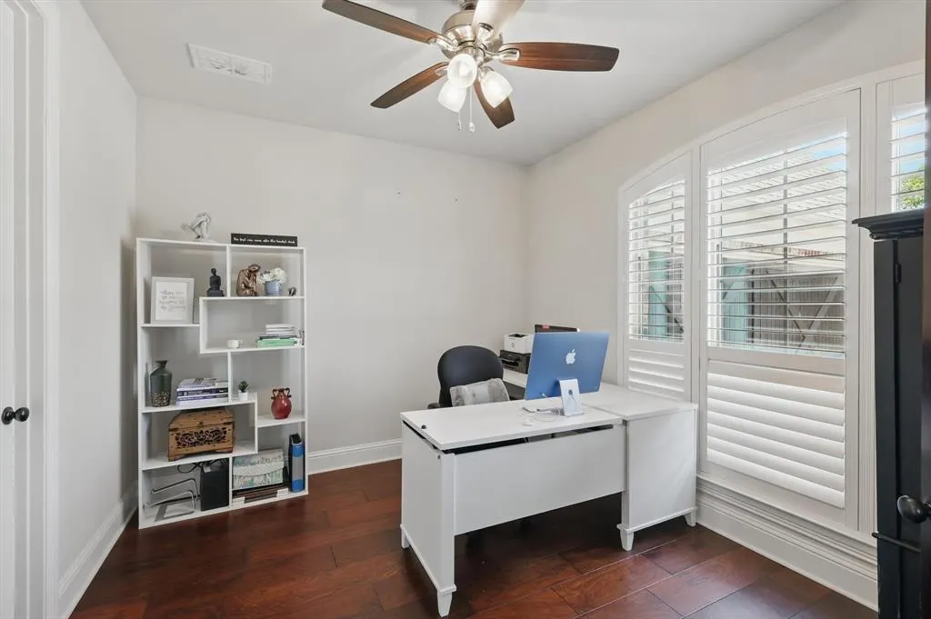 1525 Snowberry Drive