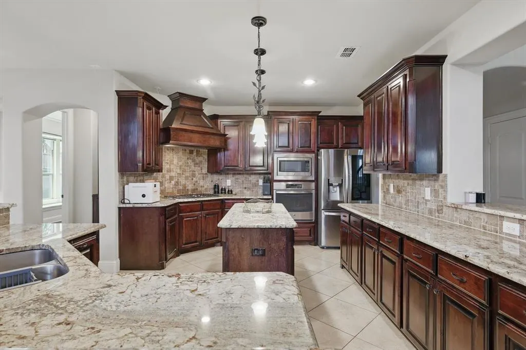 1525 Snowberry Drive