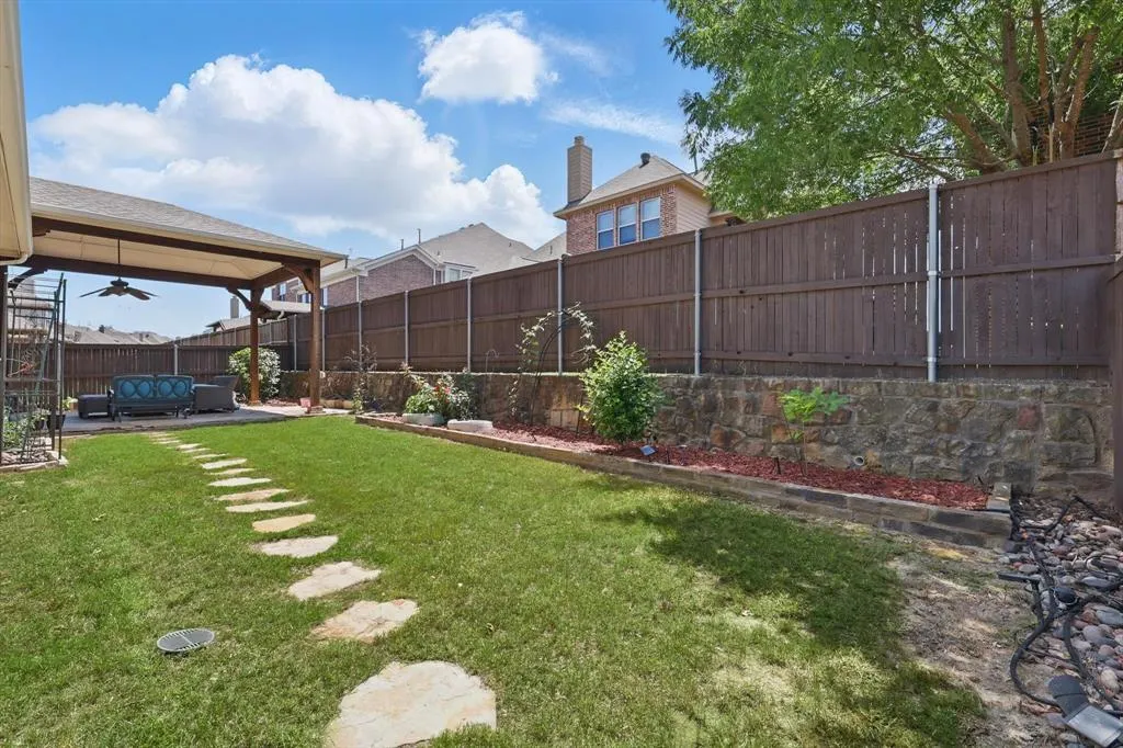 1525 Snowberry Drive