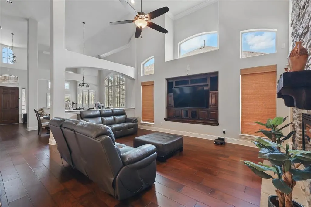 1525 Snowberry Drive