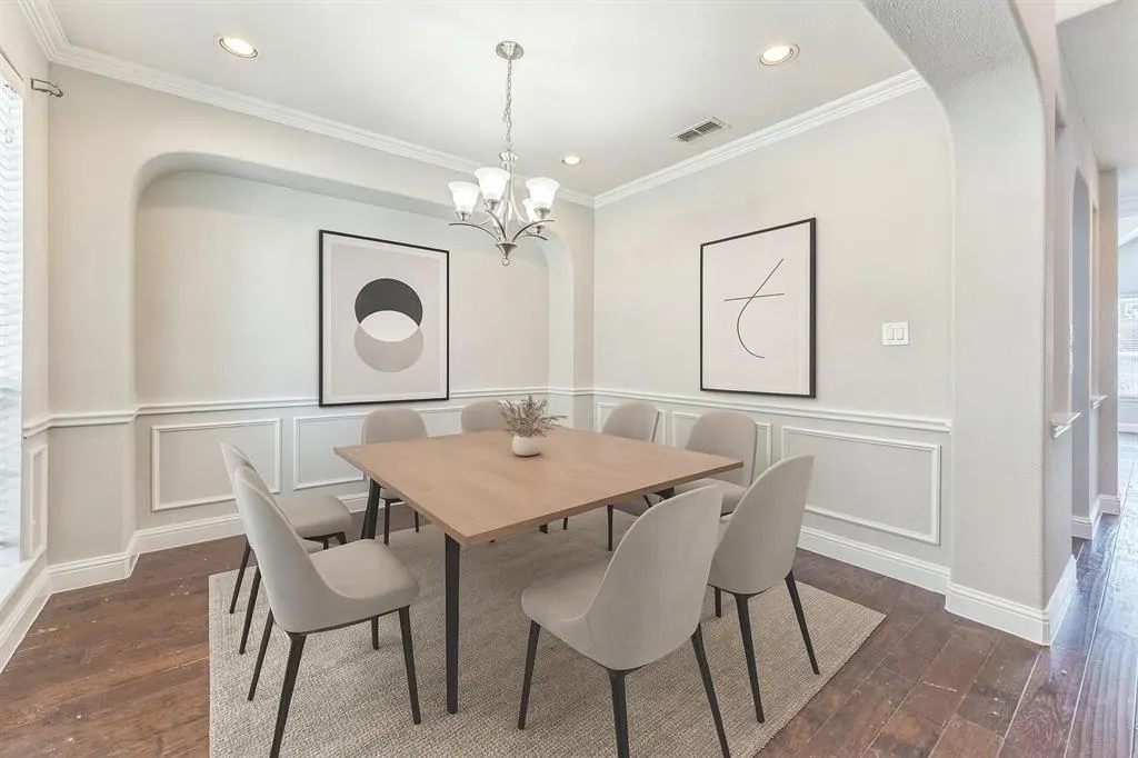 2436 Kingsgate