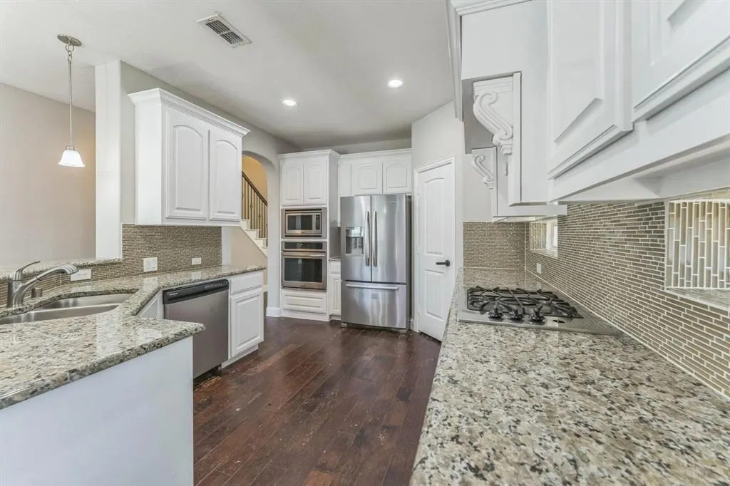 2436 Kingsgate
