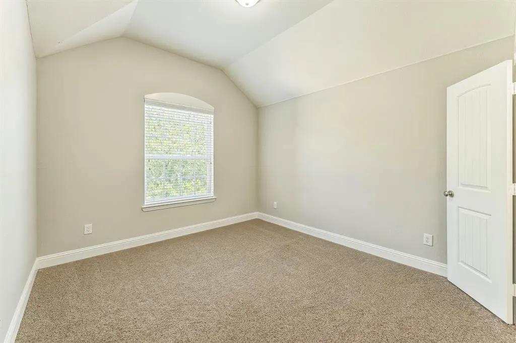 2436 Kingsgate