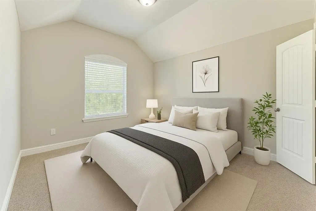 2436 Kingsgate
