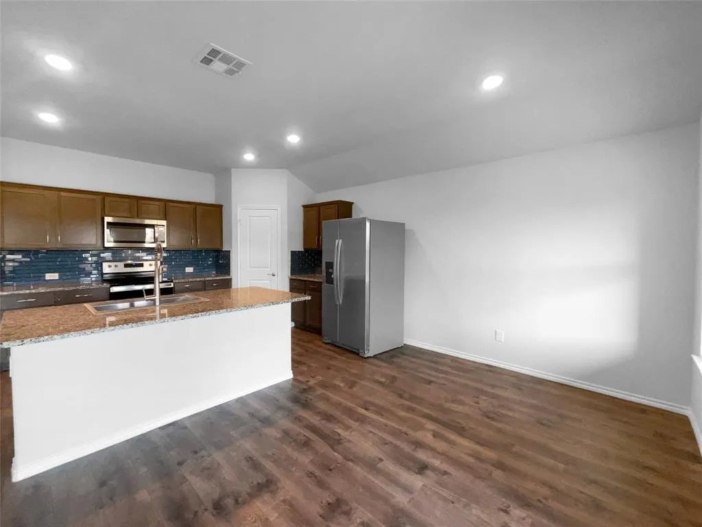 905 English Drive
