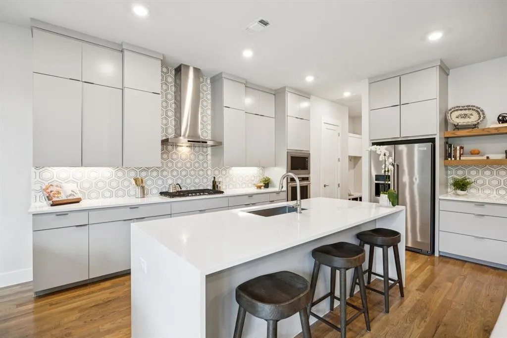 3943 Bowie Lane