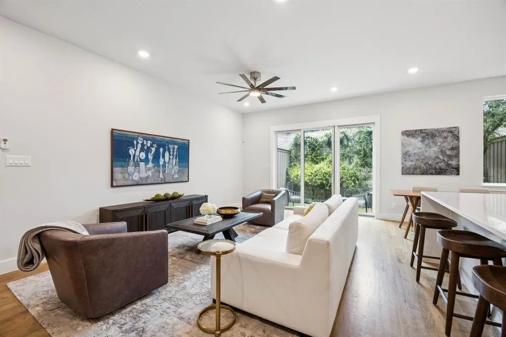 3943 Bowie Lane