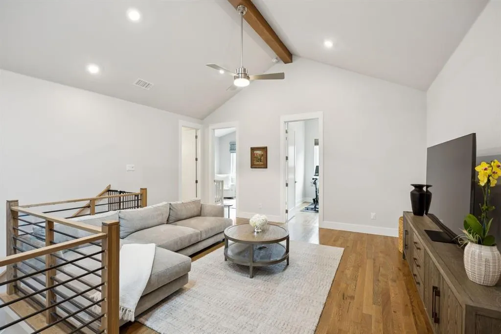 3943 Bowie Lane