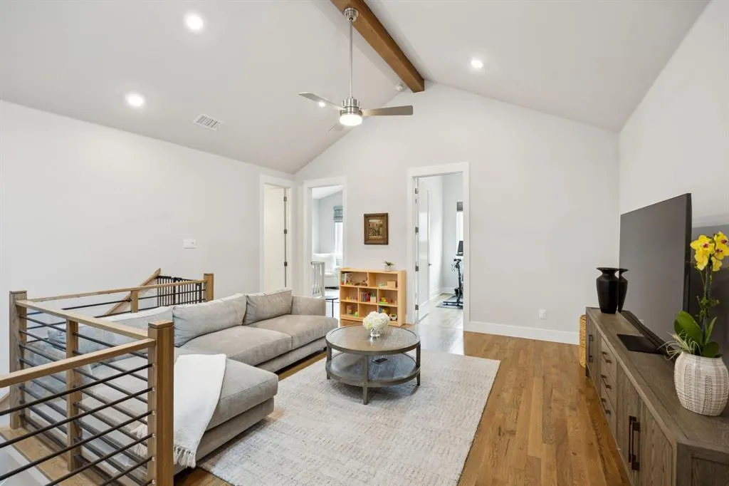 3943 Bowie Lane