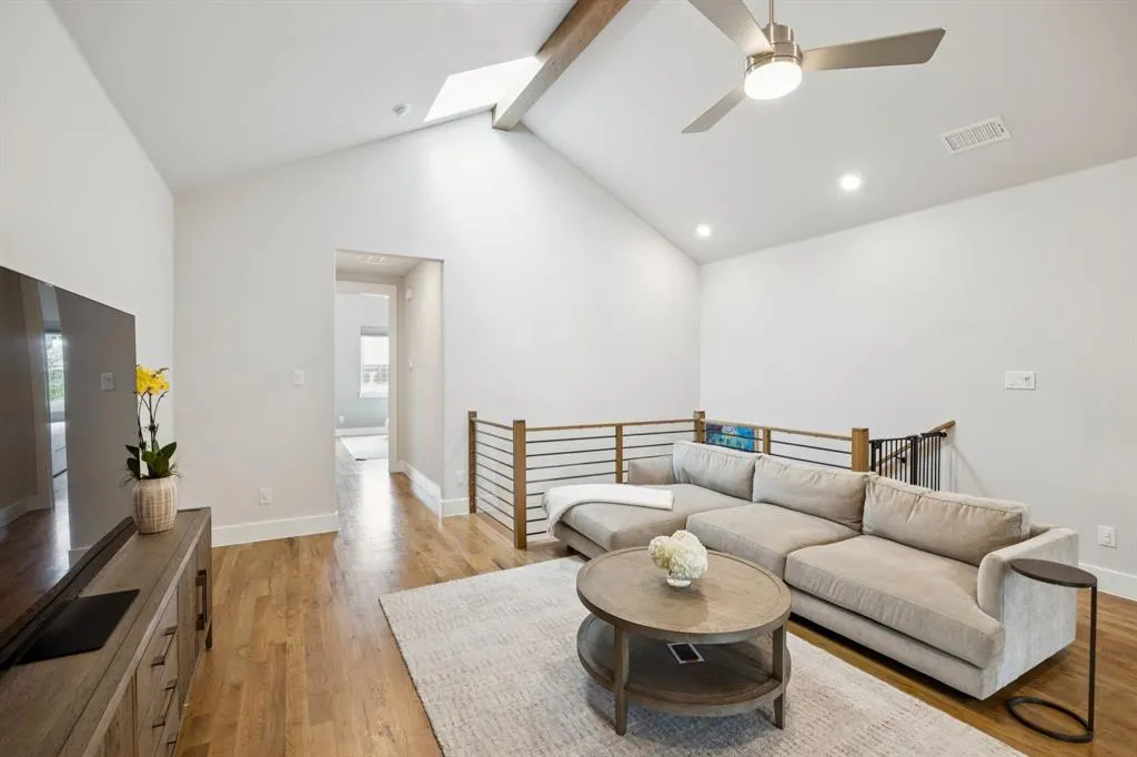 3943 Bowie Lane