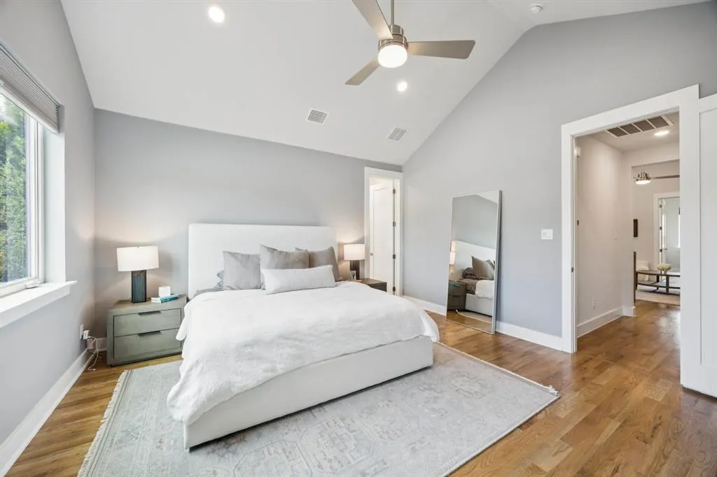 3943 Bowie Lane