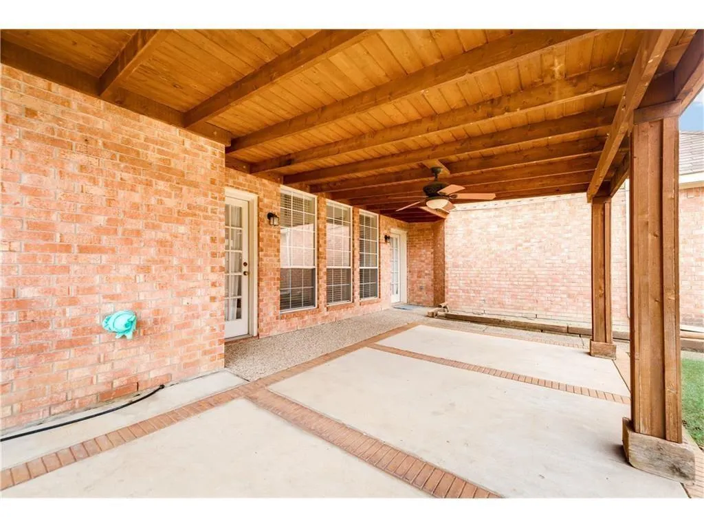 2621 Pine Springs Drive