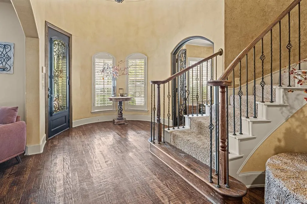 5318 Shoshone Drive