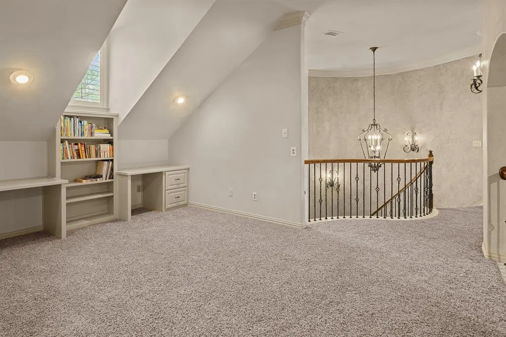 5318 Shoshone Drive