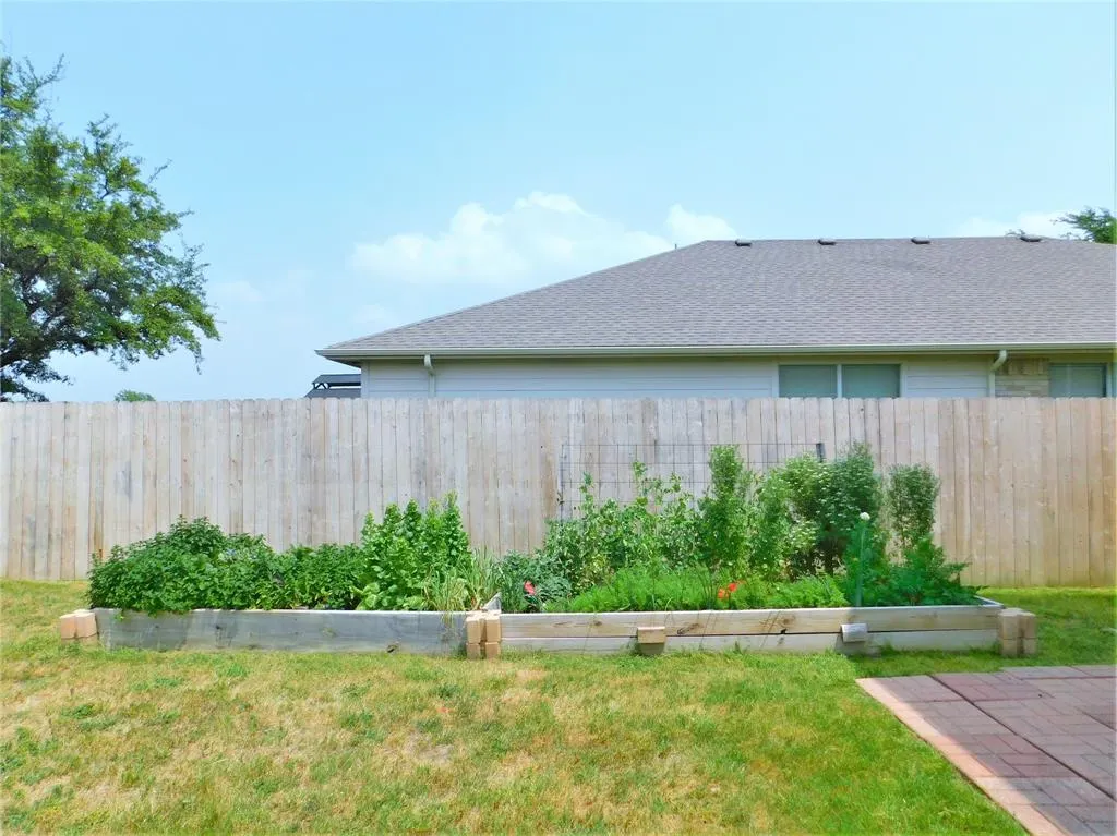 1107 Mockingbird Drive