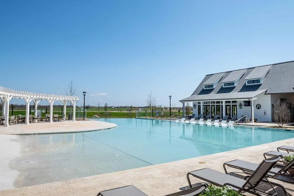 4212 Silver Spur Court