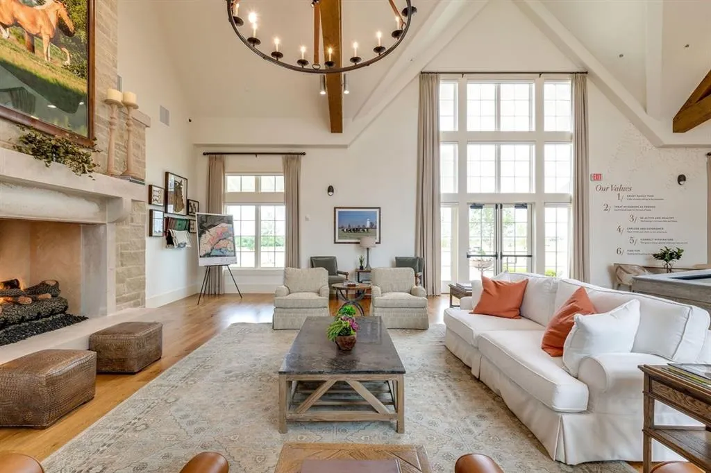 4212 Silver Spur Court