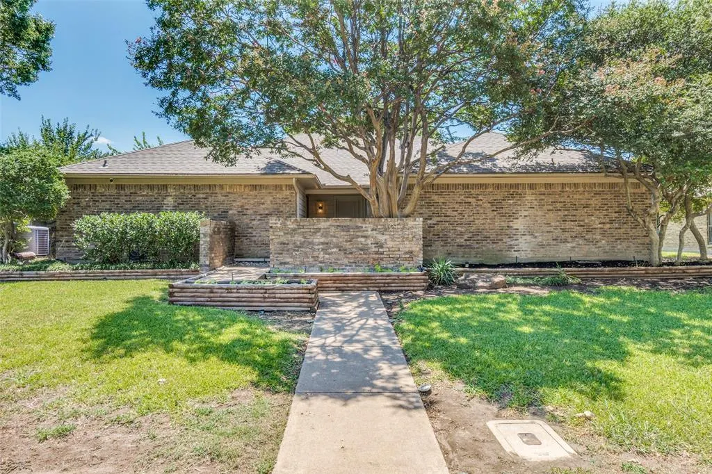 12125 Cross Creek Drive