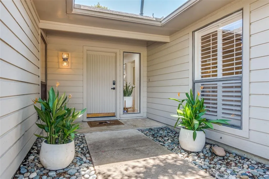 12125 Cross Creek Drive