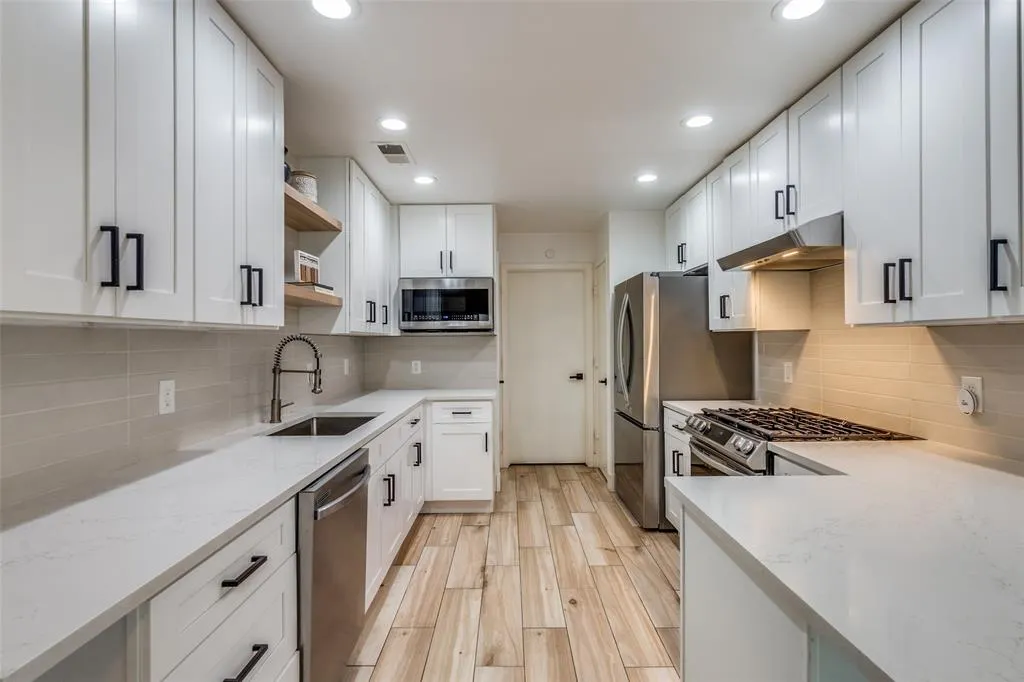 12125 Cross Creek Drive