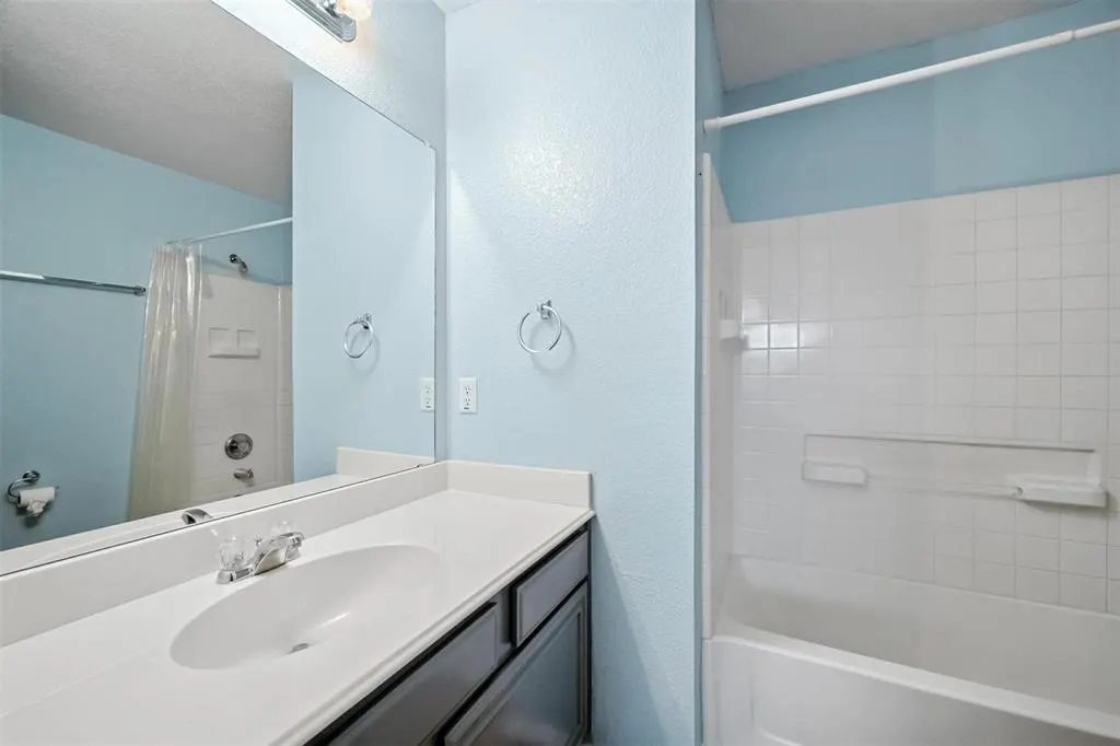 1782 Lago Vista