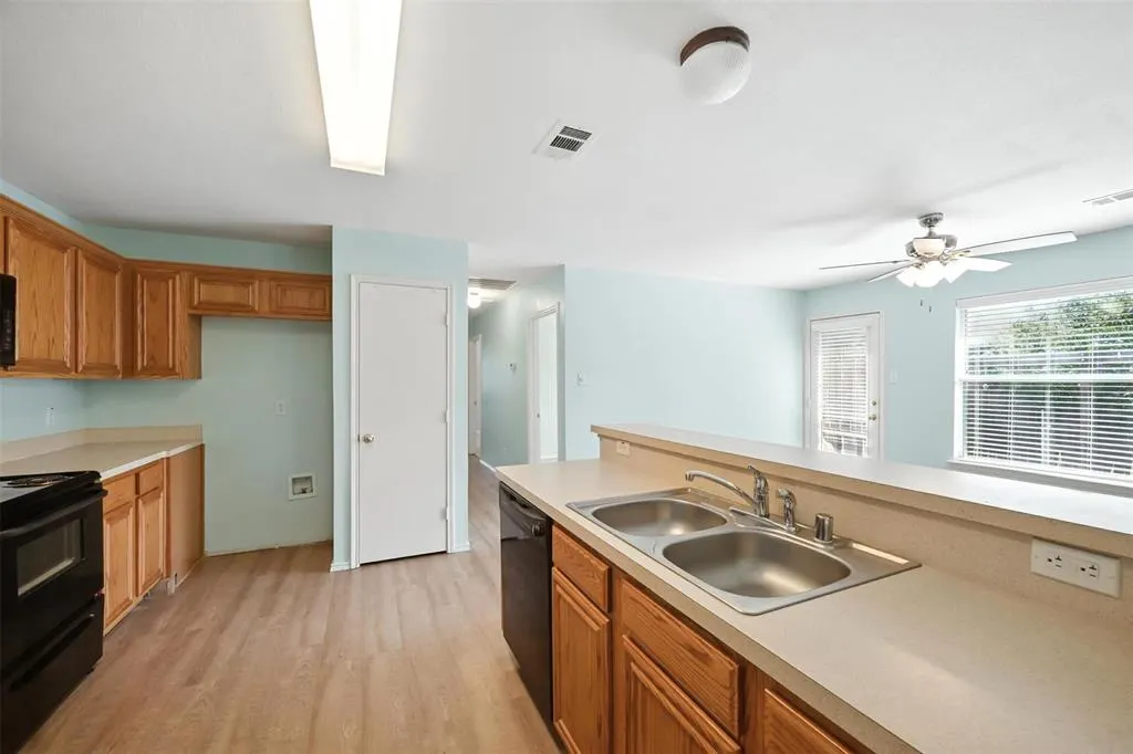 1782 Lago Vista