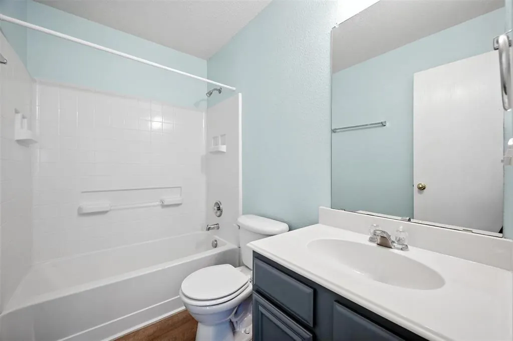1782 Lago Vista