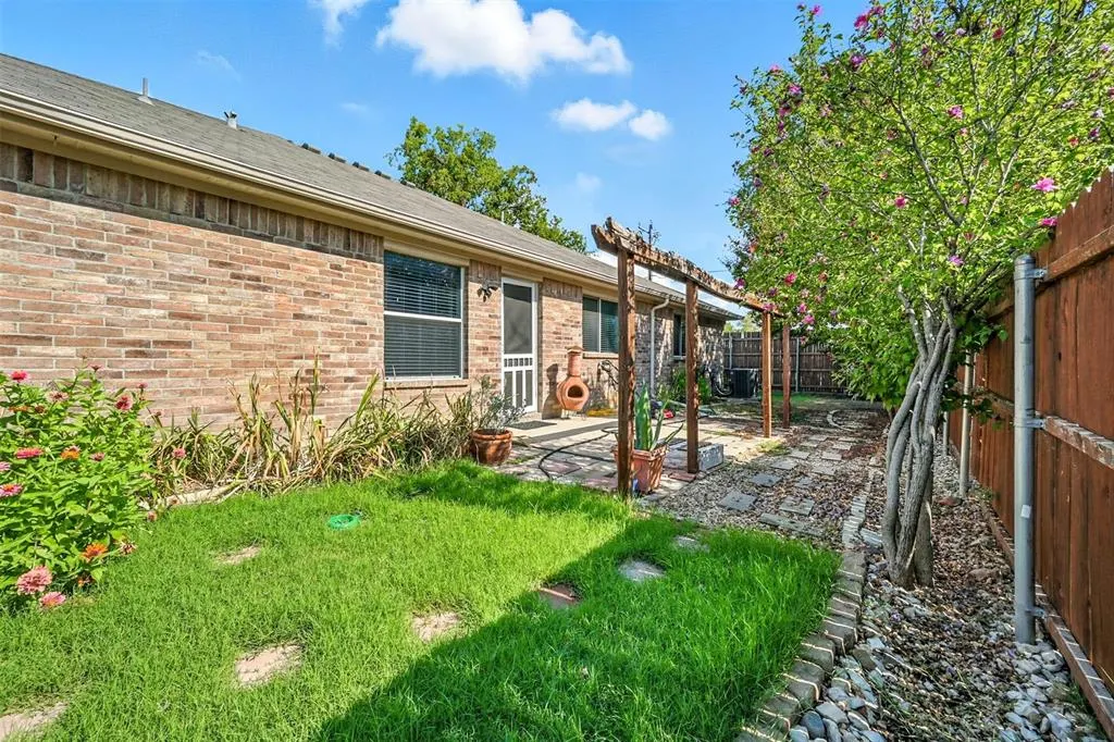 1782 Lago Vista