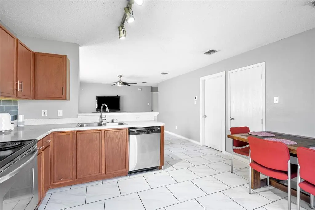 1408 Ridgecrest Drive